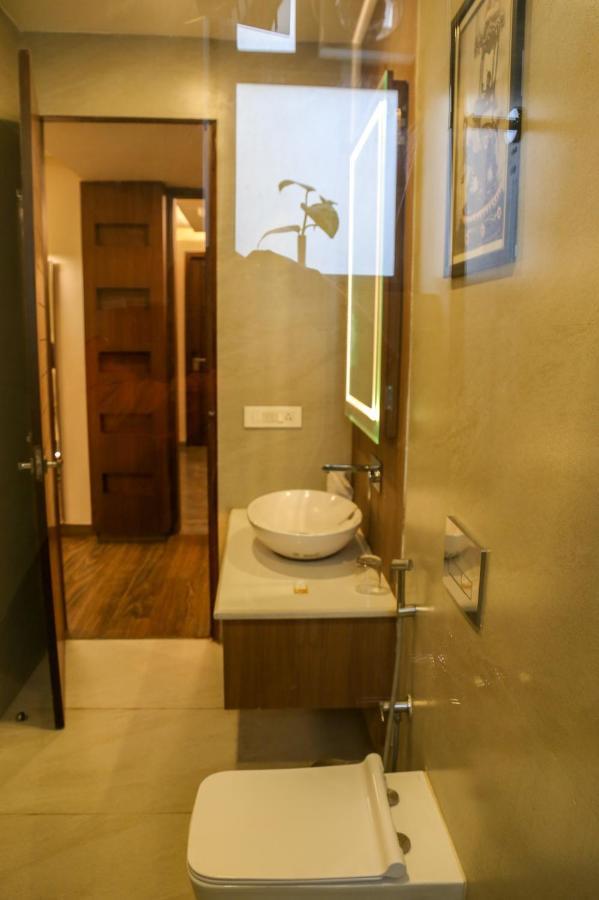 Four Leaf Hotel - Sapphire Blue, Varanasi Exterior foto